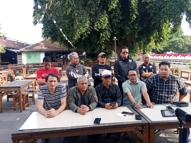 
					Aktivis 98 Indonesia Gelar Retreat dan konsolidasi, Desak Reshuffle Kabinet 