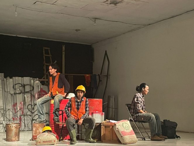 
					Teater Kurusetra Unila Lolos Kurasi FTI 2025, Siap Pentaskan “Orang-Orang Proyek” di Medan