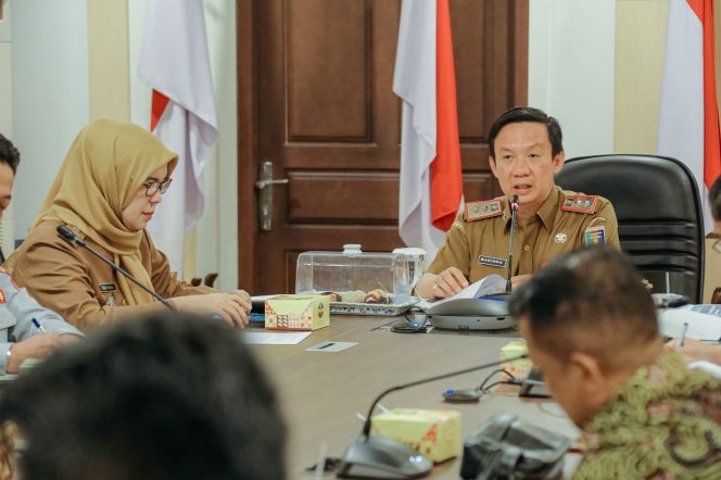 
					Sekdaprov Lampung Marindo Kurniawan Pimpin Rapat Kesiapan Bandara Internasional Radin Inten II
