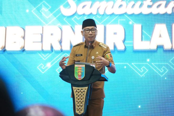 
					Gubernur Lampung Serahkan Penghargaan Keterbukaan Informasi Publik pada Puncak Anugerah KIP 2025