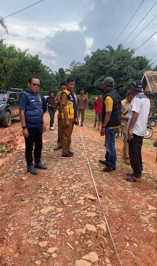 
					DPRD Lampung Tanggapi Viral Jalan Rusak di Way Kanan, Deni Ribowo Turun ke Lokasi