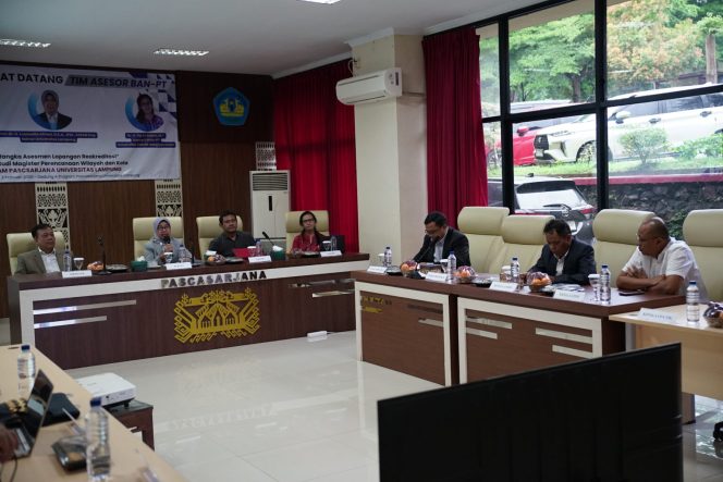 
					Unila Jalani Asesmen Lapangan Reakreditasi MPWK Pascasarjana
