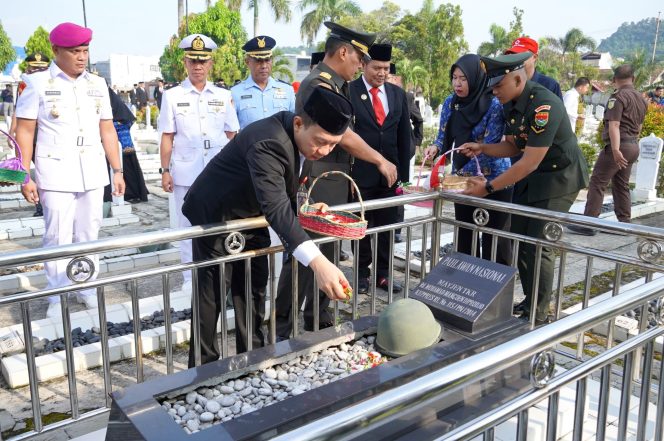 
					Pemprov Lampung Gelar Ziarah di TMP Peringati HUT ke-62 Provinsi