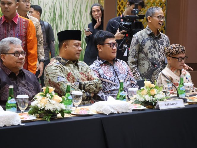 
					Ketua DPRD dan Gubernur Lampung Hadiri Entry Meeting BPK RI, Tegaskan Komitmen Akuntabilitas Keuangan Daerah