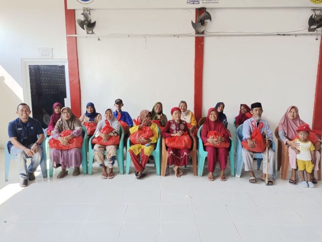 
					YBM BRILiaN Region 5 Bandar Lampung Bantu Lansia dan Dhuafa di Pulau Pasaran