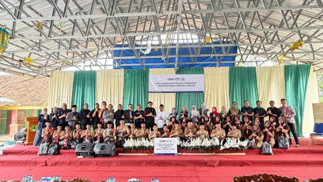 
					Dukung Pendidikan Santri, YBM BRILiaN Region 5 Bandar Lampung Berbagi Paket Sekolah