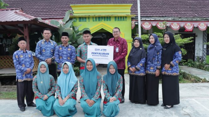 
					YBM BRILiaN BRI Liwa Salurkan Beasiswa untuk Siswa di Lampung Barat dan Pesisir Barat