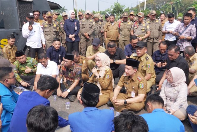 
					Wagub Jihan Temui Massa Aksi PMII, Pemprov Lampung Siap Kawal Aspirasi ke Pemerintah Pusat