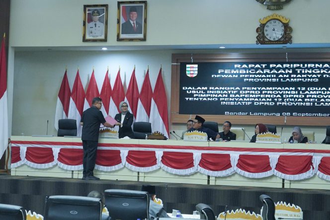 
					Pemprov Lampung Ajukan Dua Raperda, Tarif RS dan Penguatan Inovasi